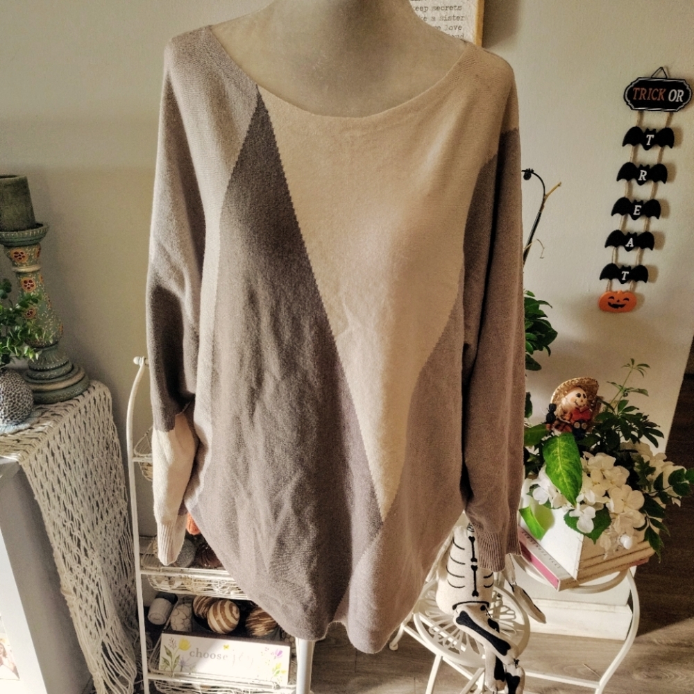 NWOT Keren Hart Top